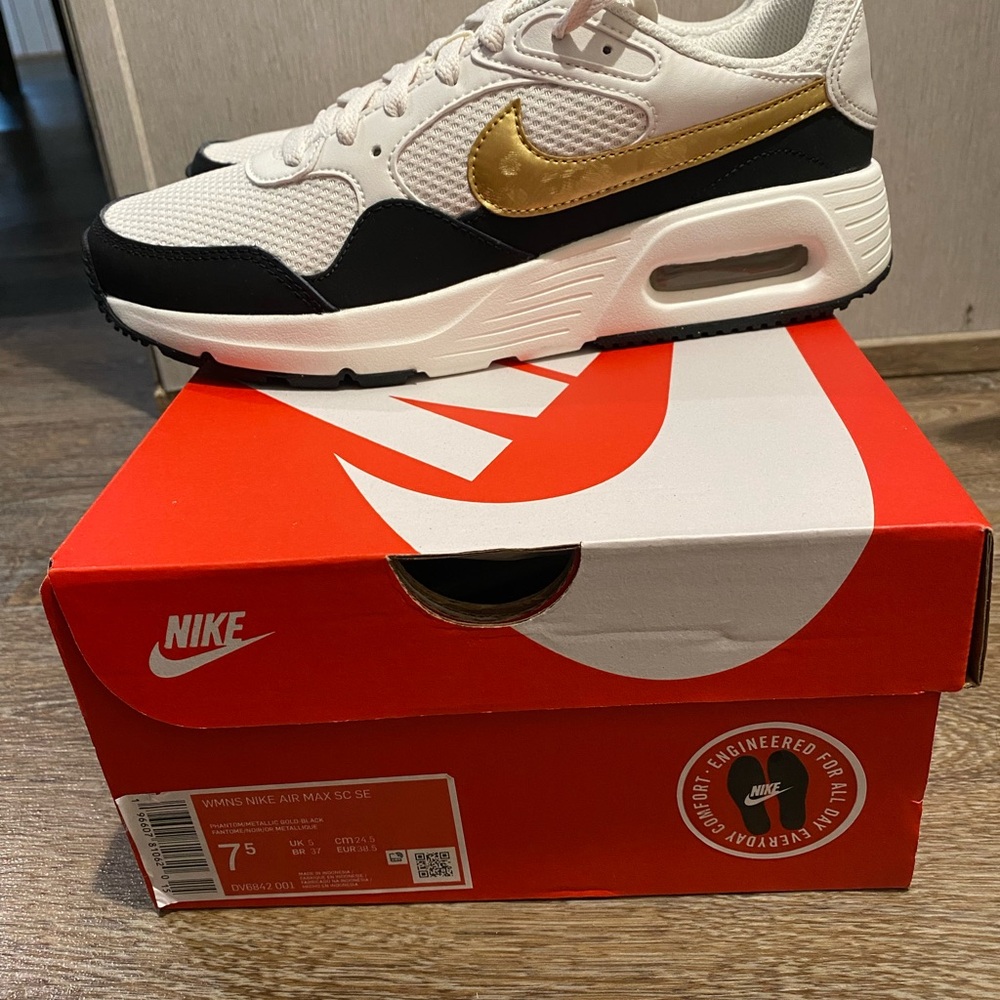 Nike Air Max SC SE Women's Shoes